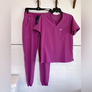 Figs scrubs Bright Fuchsia S/T & M